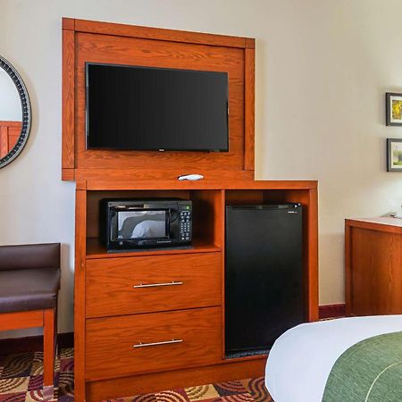 Comfort Suites Lake Charles Buitenkant foto
