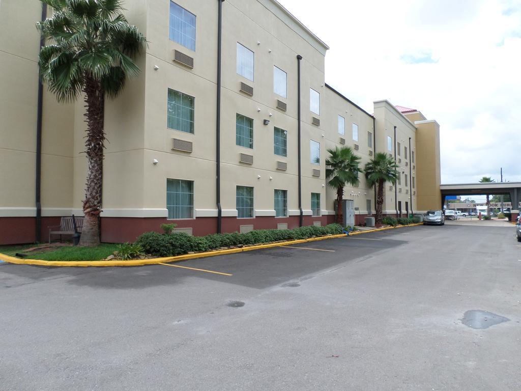 Comfort Suites Lake Charles Buitenkant foto