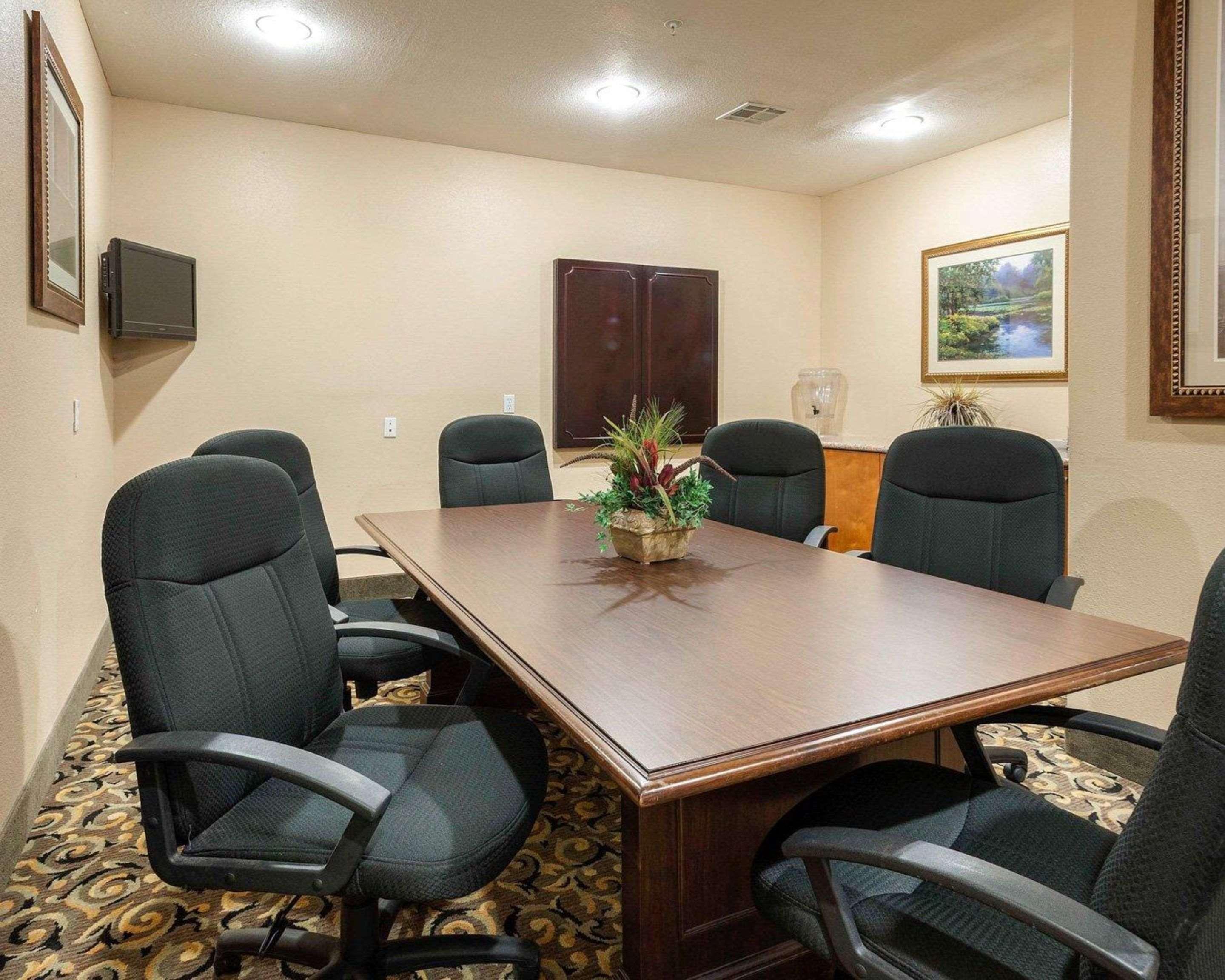 Comfort Suites Lake Charles Buitenkant foto