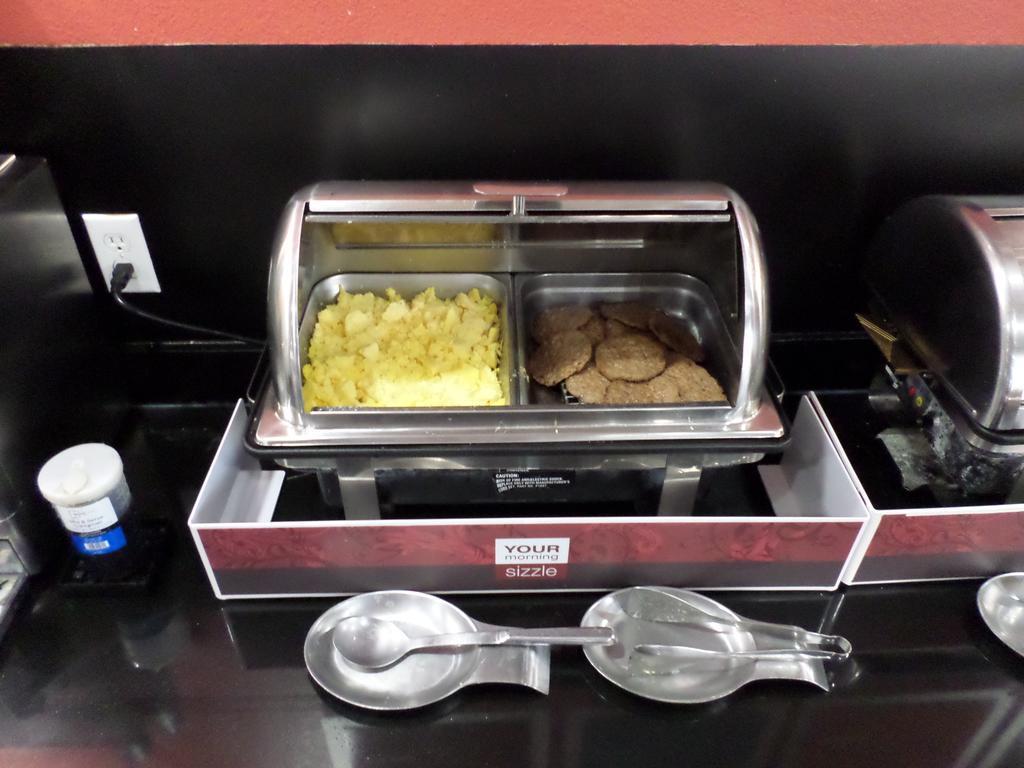 Comfort Suites Lake Charles Buitenkant foto