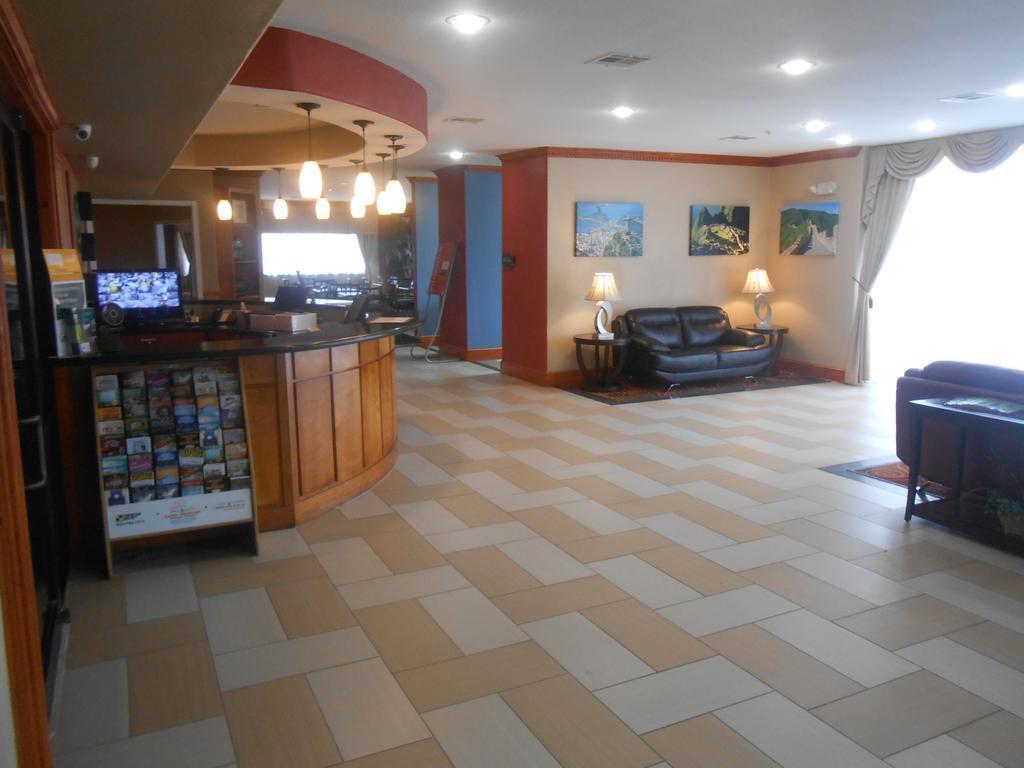 Comfort Suites Lake Charles Buitenkant foto