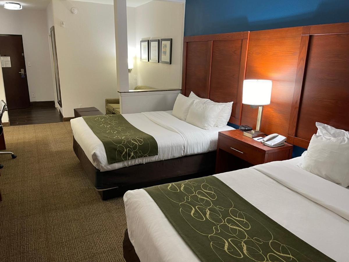 Comfort Suites Lake Charles Buitenkant foto