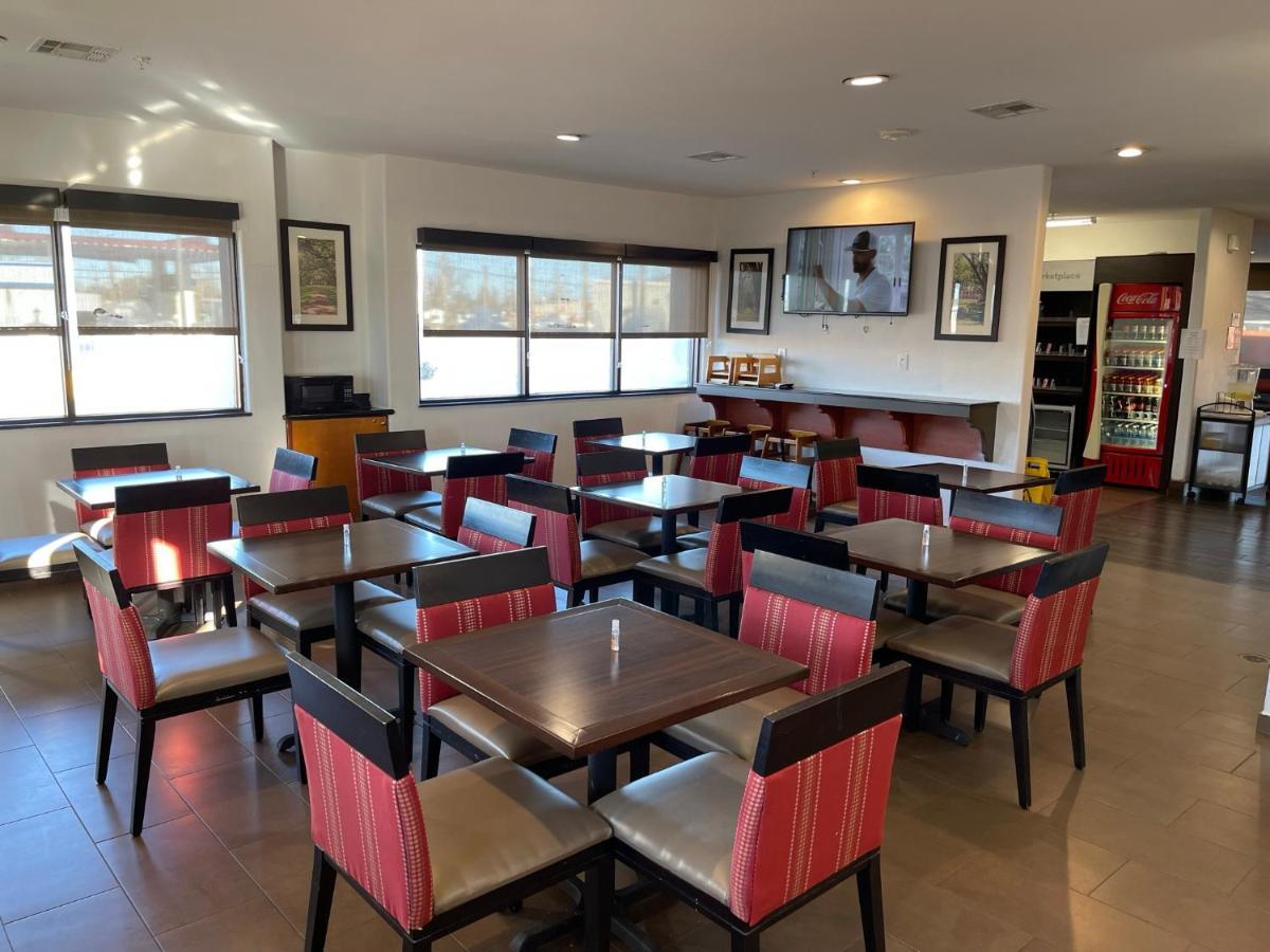 Comfort Suites Lake Charles Buitenkant foto