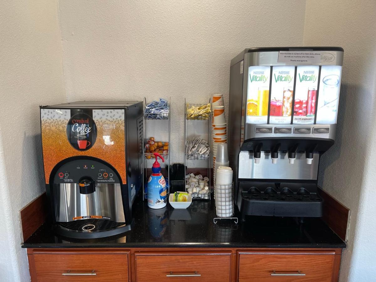 Comfort Suites Lake Charles Buitenkant foto