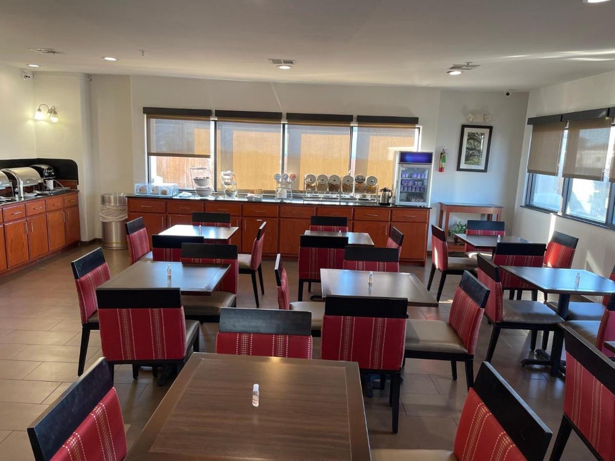Comfort Suites Lake Charles Buitenkant foto
