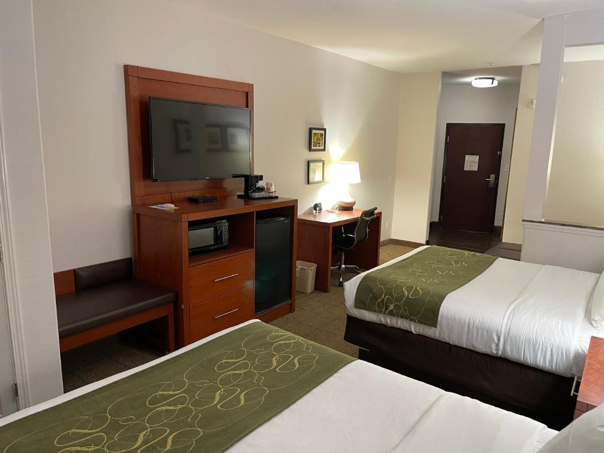 Comfort Suites Lake Charles Buitenkant foto
