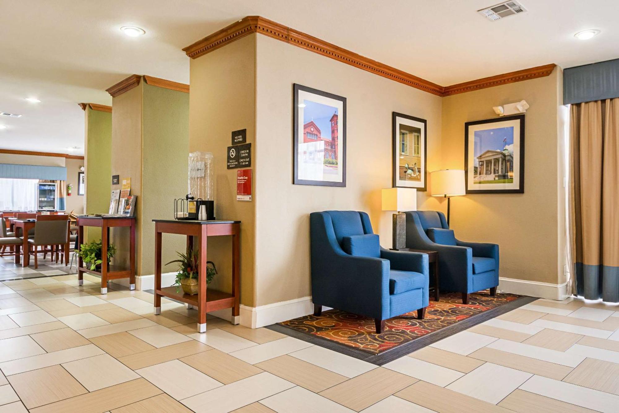 Comfort Suites Lake Charles Buitenkant foto