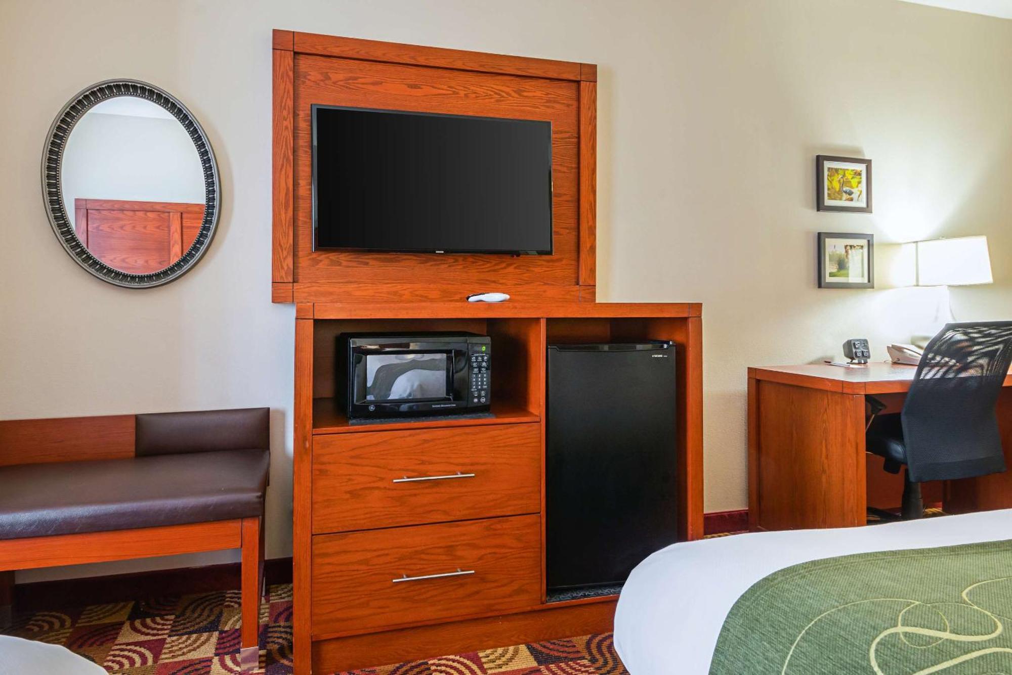 Comfort Suites Lake Charles Buitenkant foto