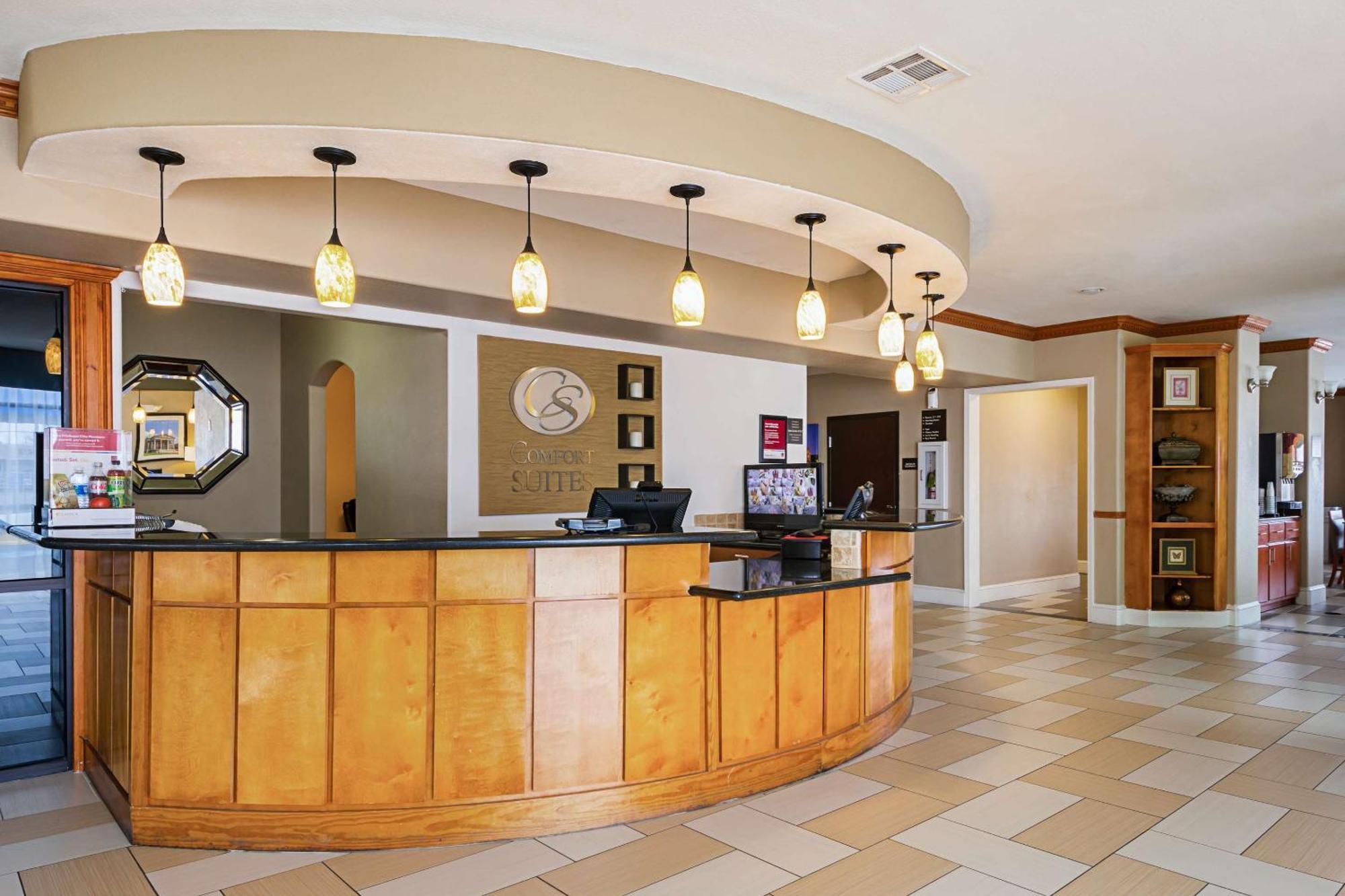 Comfort Suites Lake Charles Buitenkant foto