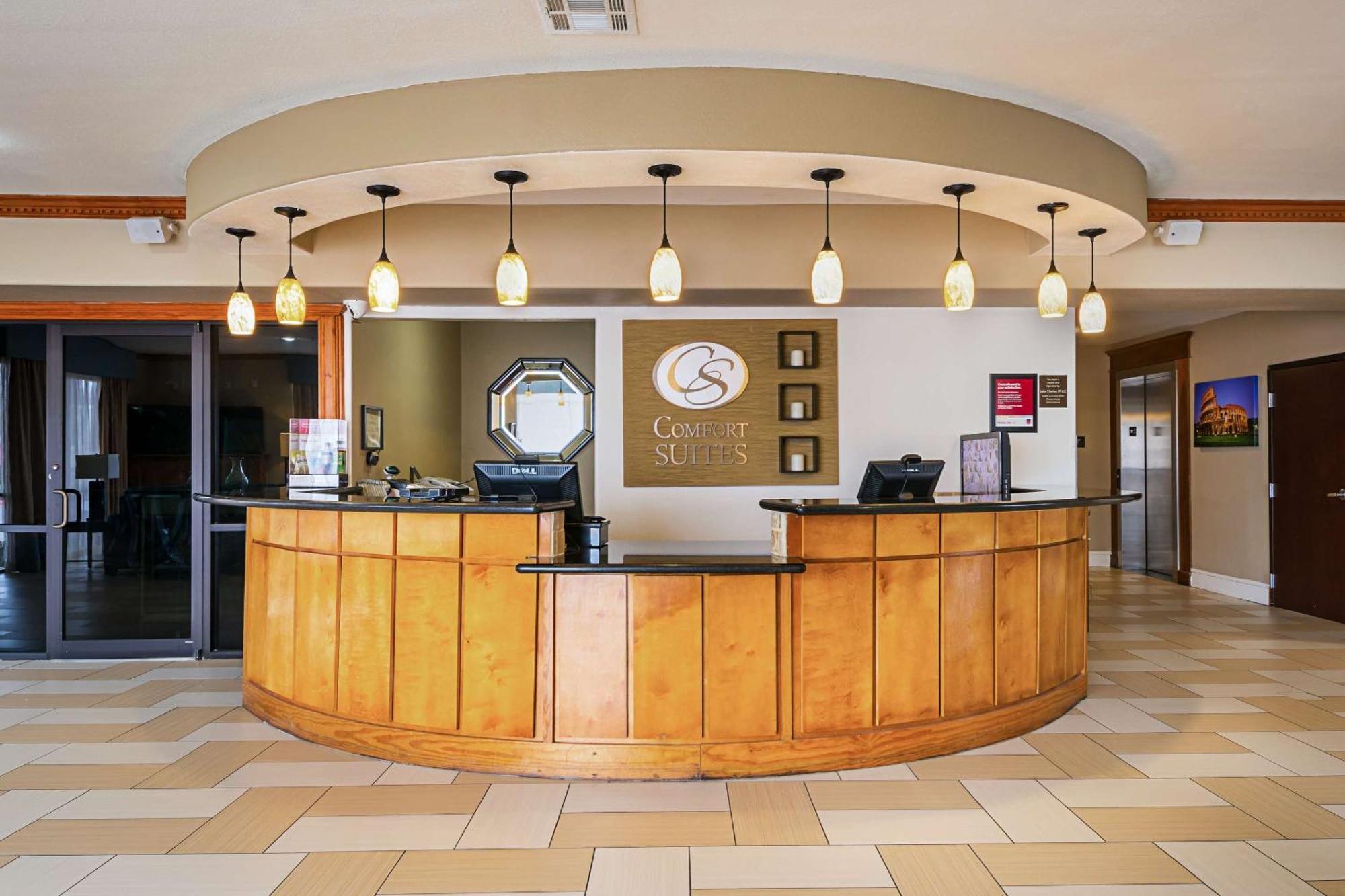 Comfort Suites Lake Charles Buitenkant foto