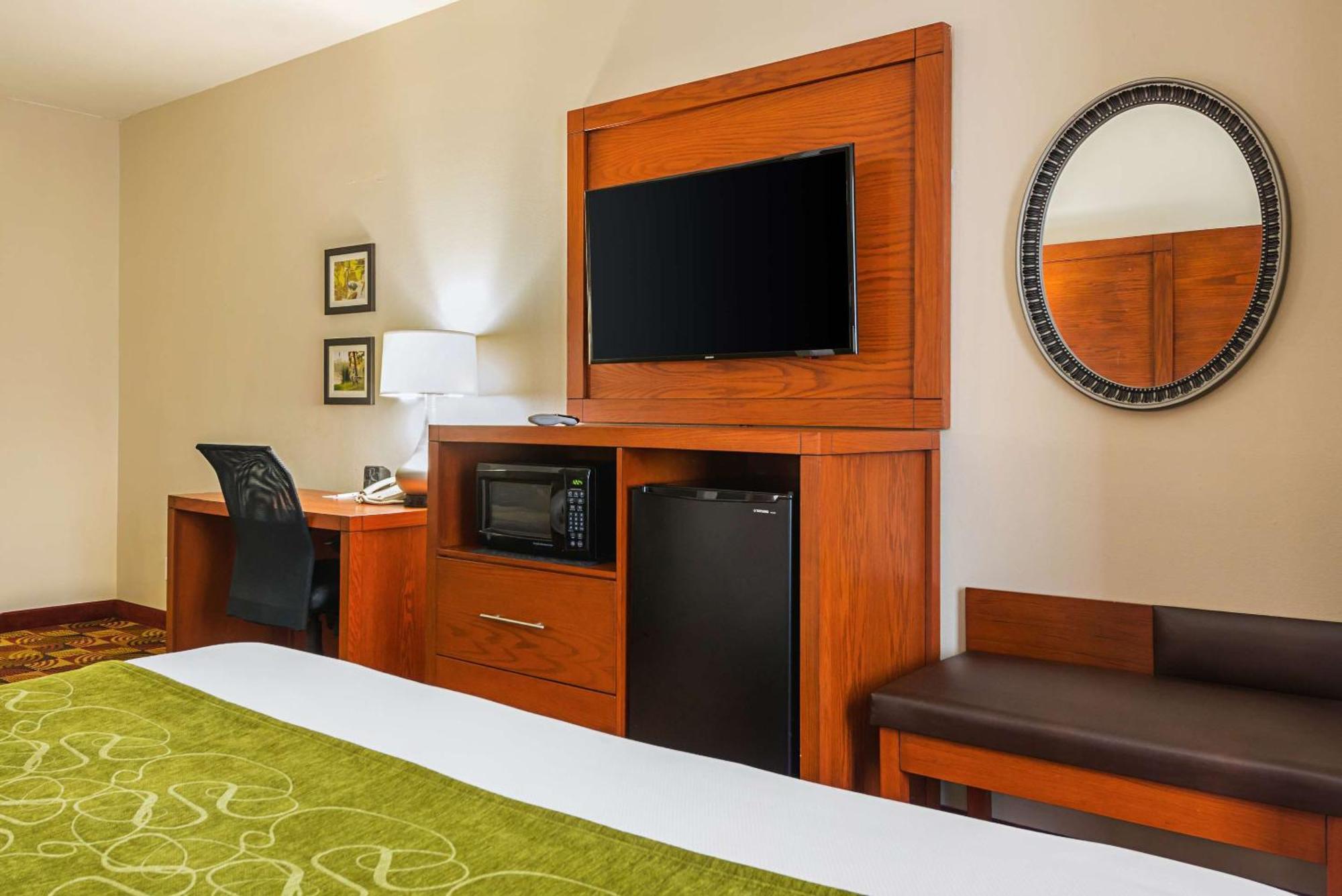 Comfort Suites Lake Charles Buitenkant foto